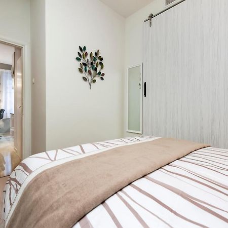Bella Campagna - Luxury Two Bedroom Apartment 로비니 외부 사진