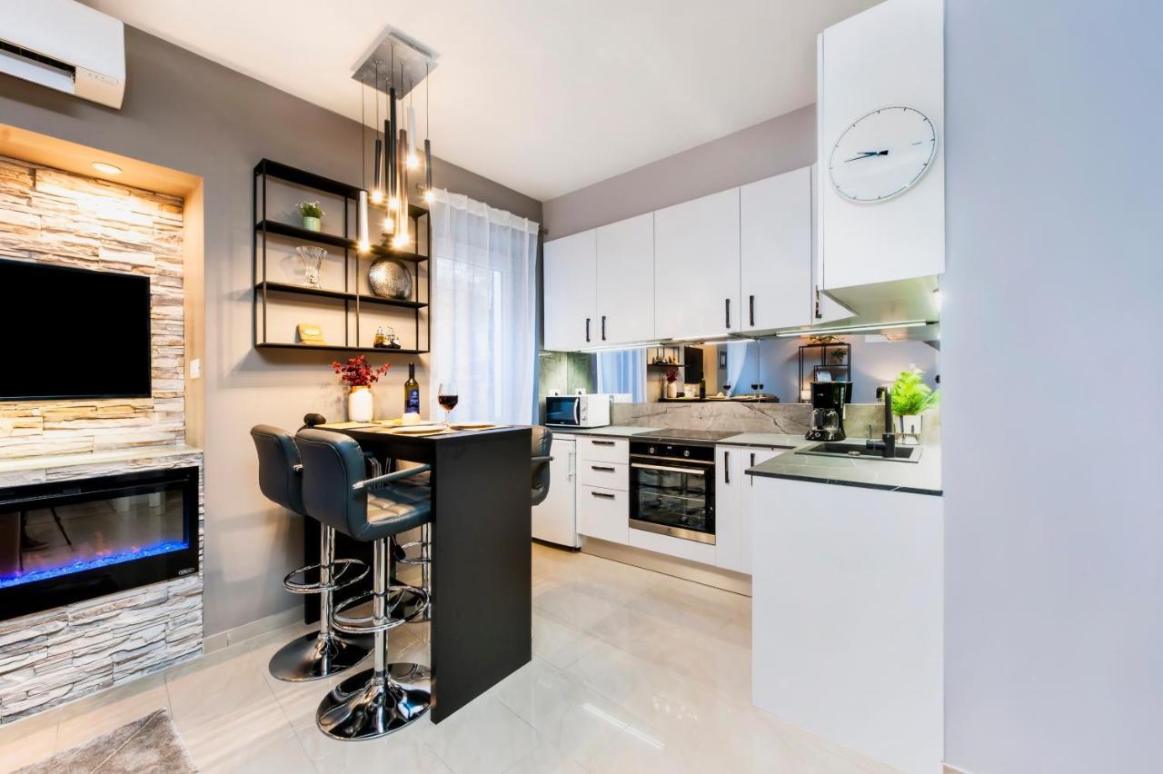 Bella Campagna - Luxury Two Bedroom Apartment 로비니 외부 사진