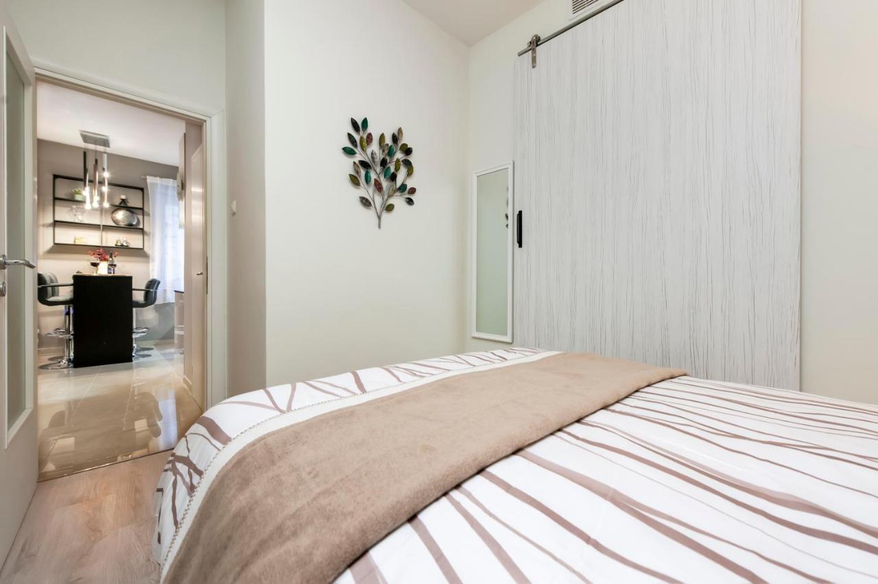 Bella Campagna - Luxury Two Bedroom Apartment 로비니 외부 사진