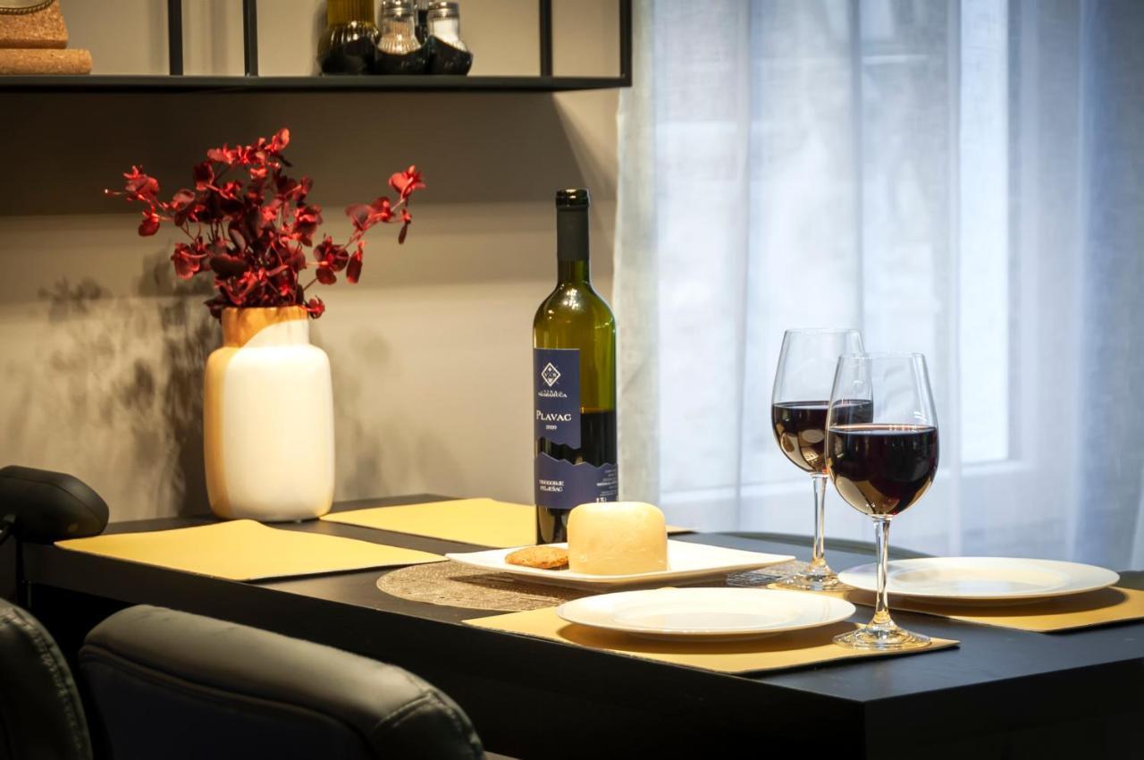 Bella Campagna - Luxury Two Bedroom Apartment 로비니 외부 사진