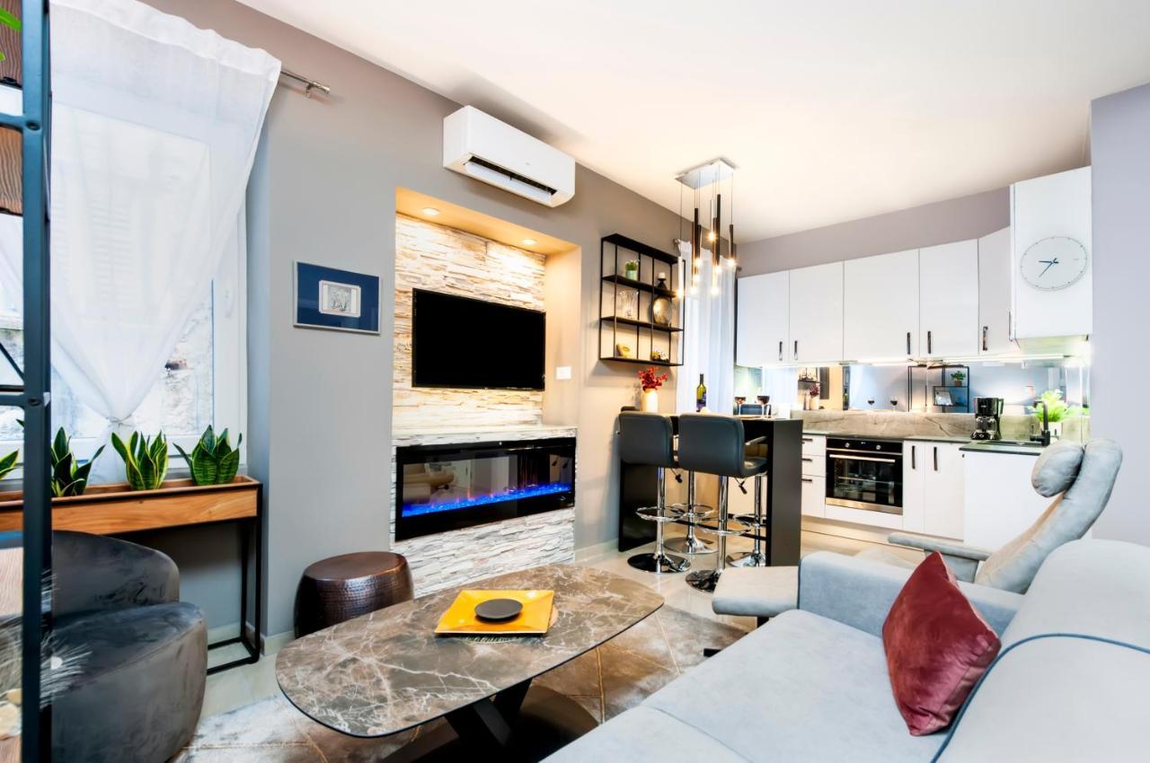 Bella Campagna - Luxury Two Bedroom Apartment 로비니 외부 사진