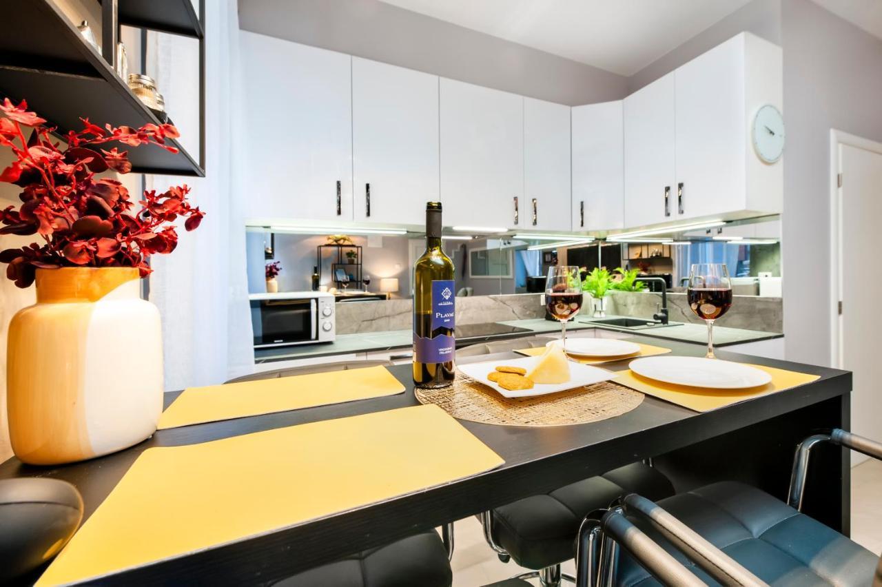 Bella Campagna - Luxury Two Bedroom Apartment 로비니 외부 사진