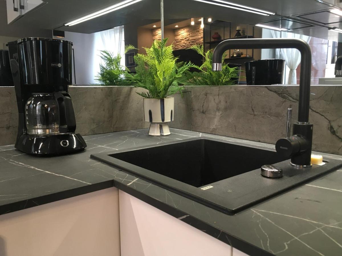 Bella Campagna - Luxury Two Bedroom Apartment 로비니 외부 사진