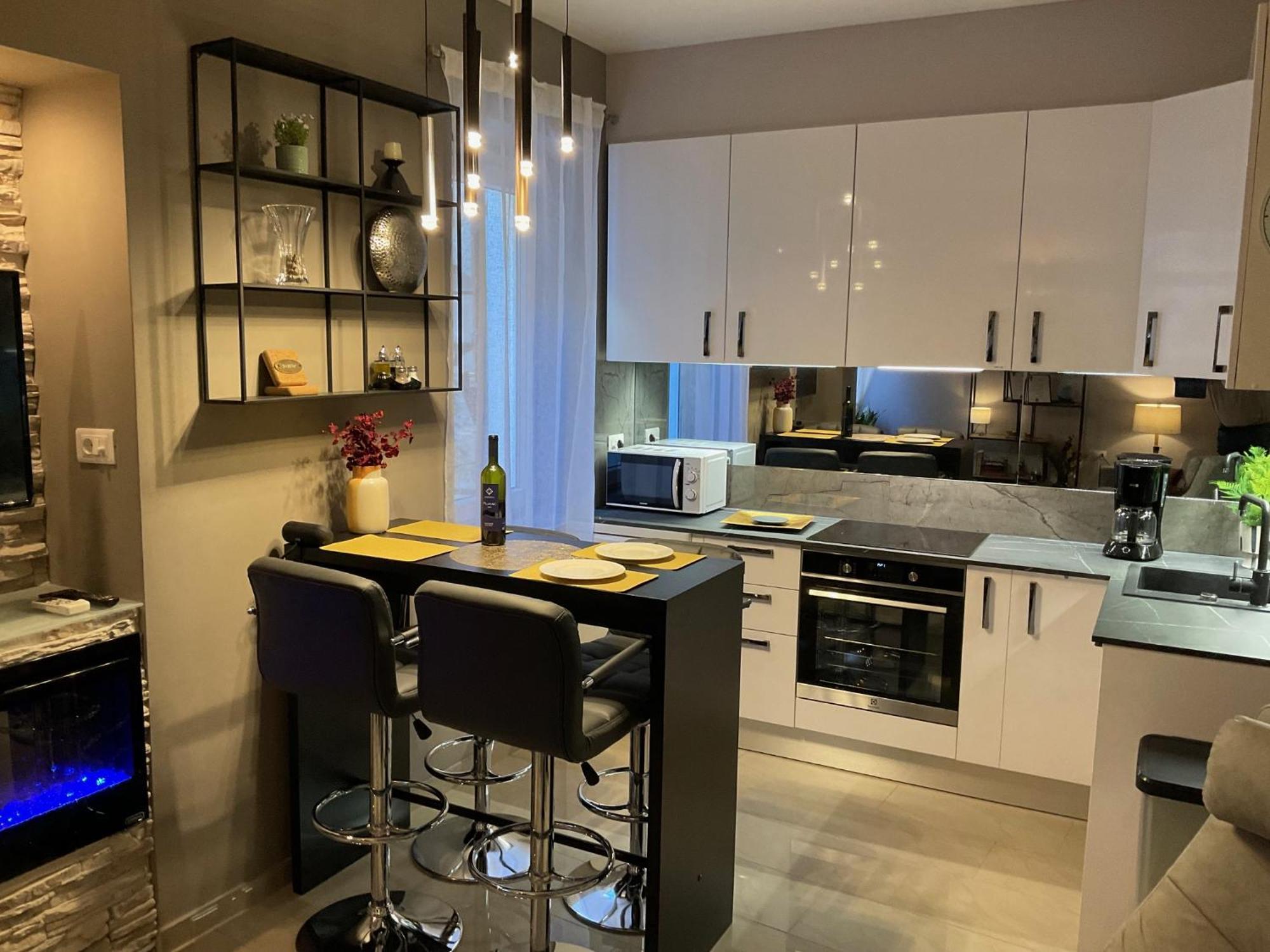 Bella Campagna - Luxury Two Bedroom Apartment 로비니 외부 사진